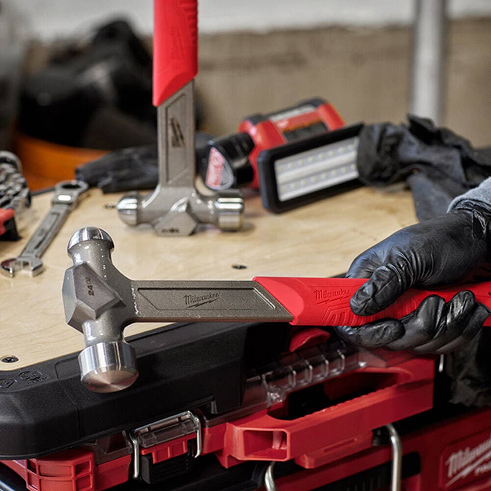 Milwaukee 680 Gr Çelik Bilyeli Çekiç — görsel 1