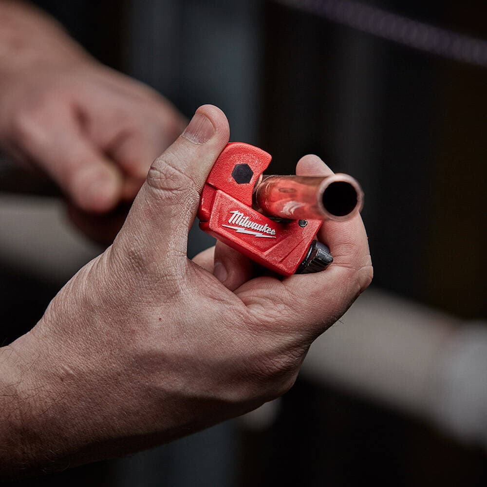 Milwaukee 15 mm Mini Copper Pipe Cutter — image 2