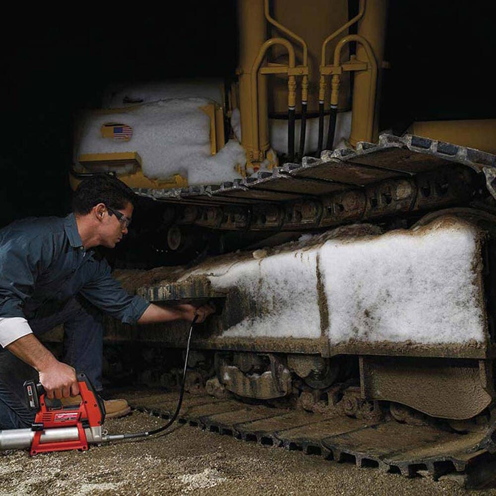 Milwaukee M12 GG-0 Cordless Grease Gun — image 3
