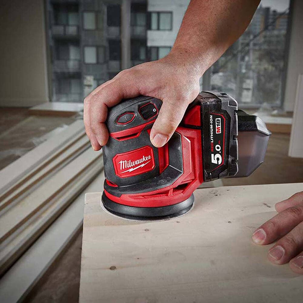 Milwaukee M18 BOS125-502B Akülü 125 mm Eksantrik Zımpara — görsel 4