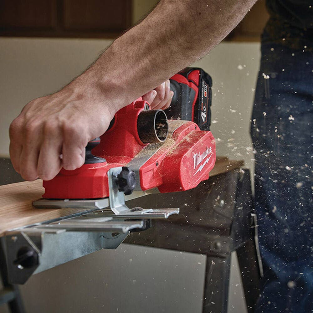 Milwaukee M18 BP-402C Cordless Planer — image 2