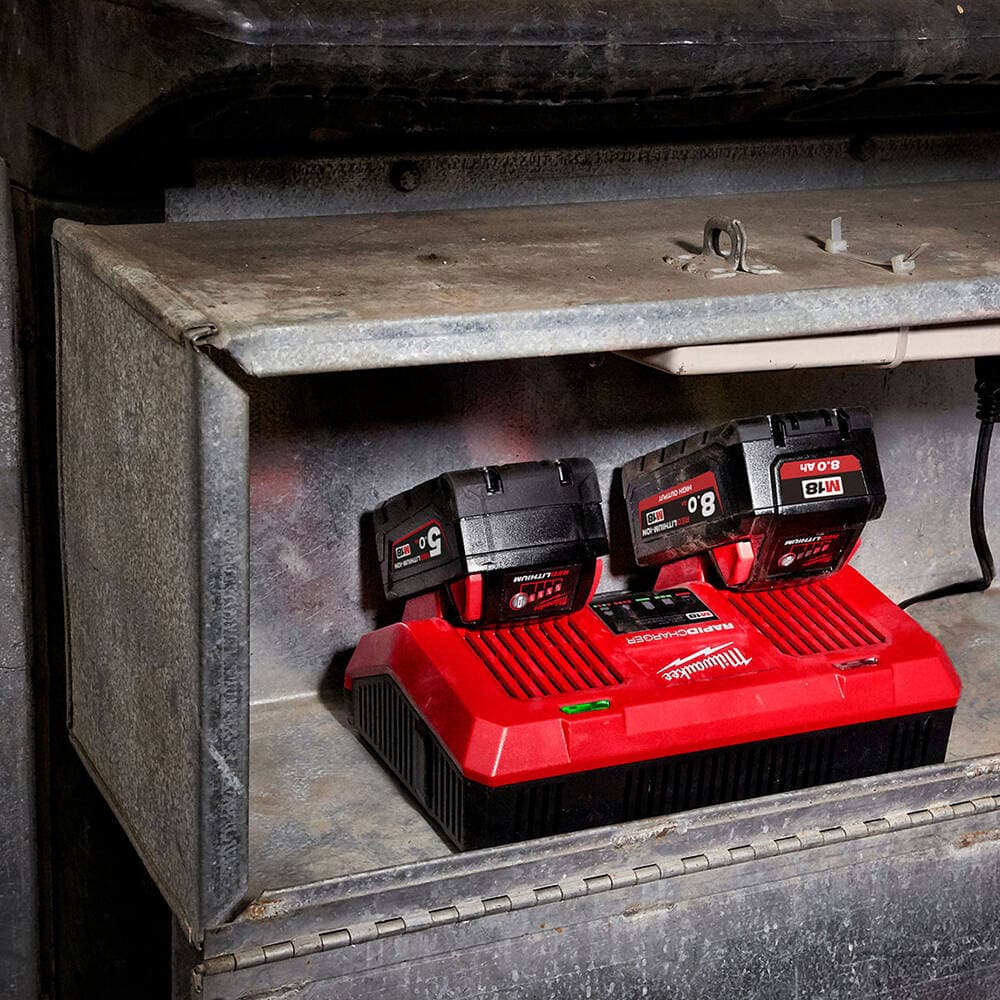 Milwaukee M18 Çift Hızlı Şarj Cihazı — görsel 2