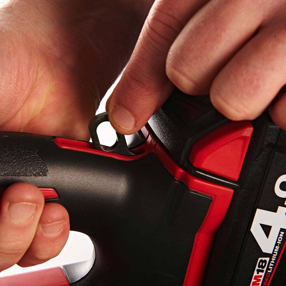 Milwaukee M18 GG-0 Cordless Grease Gun — image 3