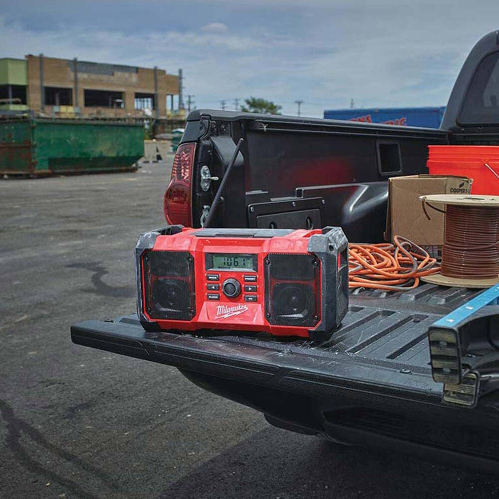 Milwaukee M18 JSR-0 Akülü Şantiye Tipi Radyo — görsel 2