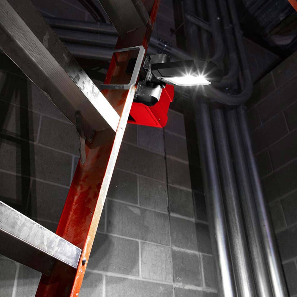 Milwaukee M18 PAL-0 Cordless Compact Led Lamba — image 4