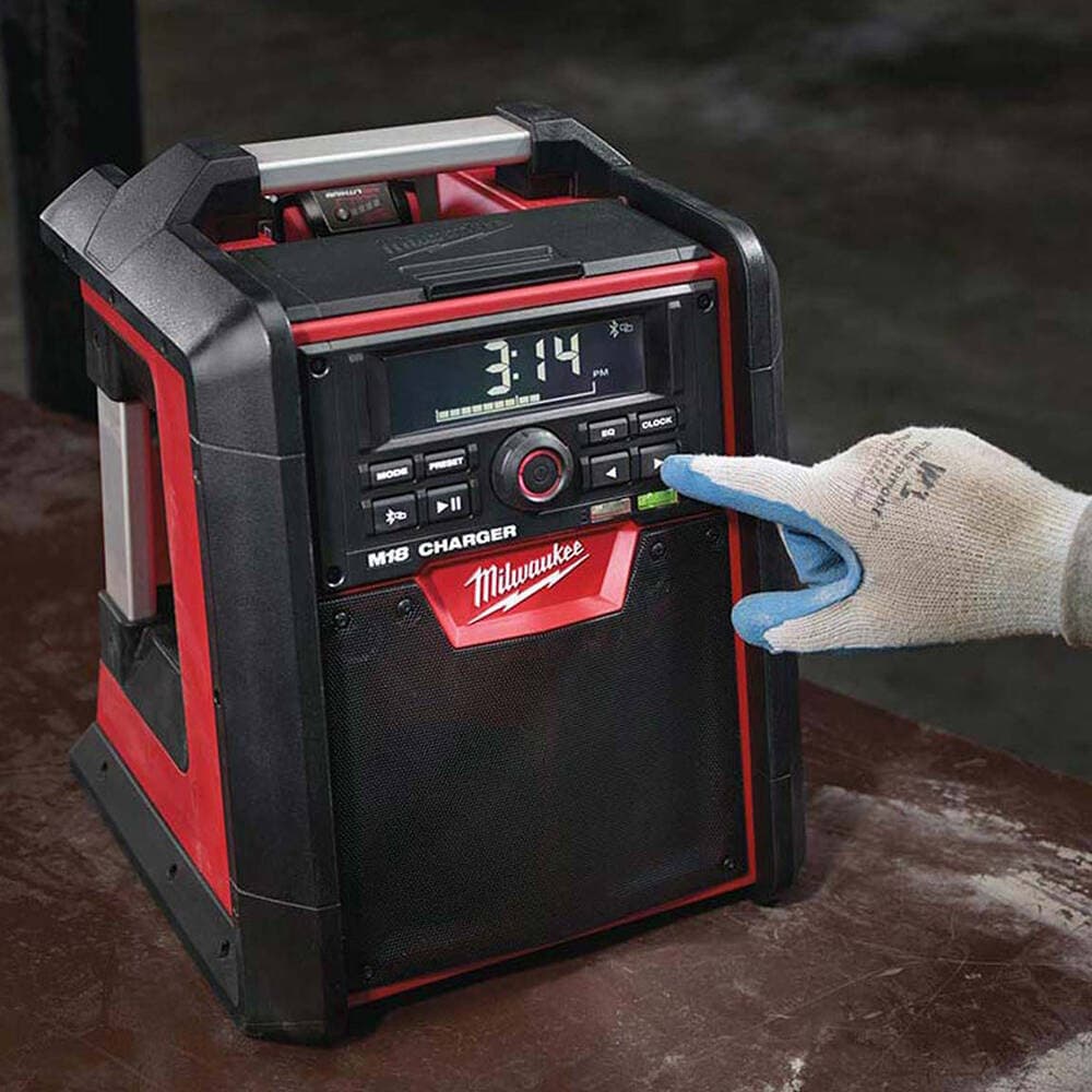 Milwaukee M18 RC-0 Akülü Bluetooth® Radyo/Şarj — görsel 2