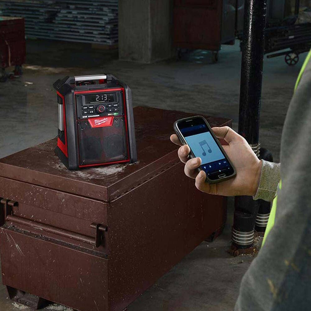 Milwaukee M18 RC-0 Akülü Bluetooth® Radyo/Şarj — görsel 4
