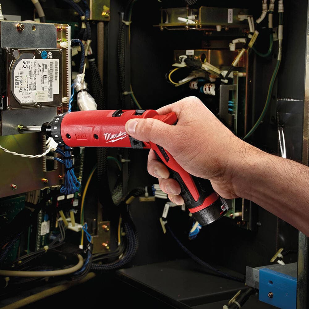 Milwaukee M4 D - 202B Cordless Screwdriving — image 2