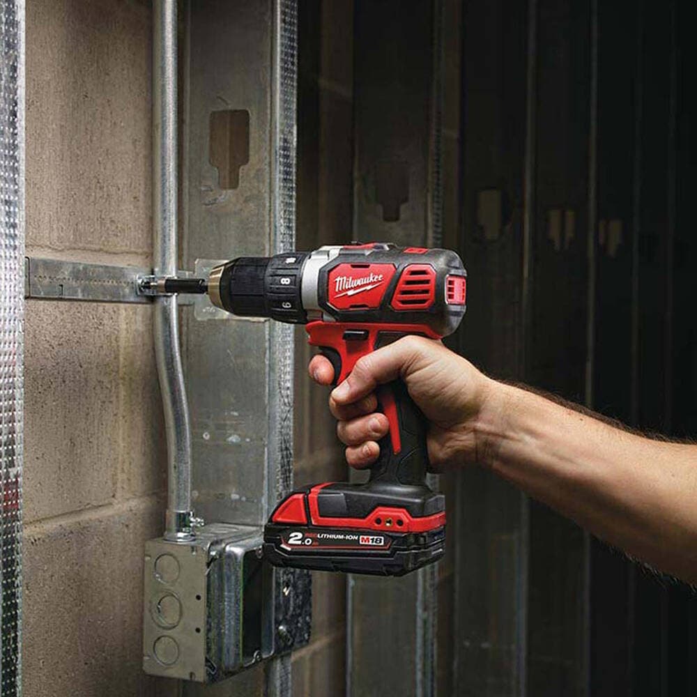Milwaukee M18 BDD-202C Akülü Matkap