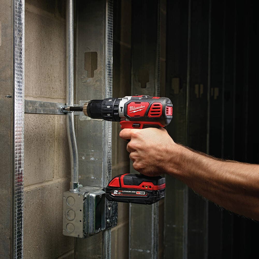 Milwaukee M18 BPD-202C Akülü Darbeli Matkap & Vidalama