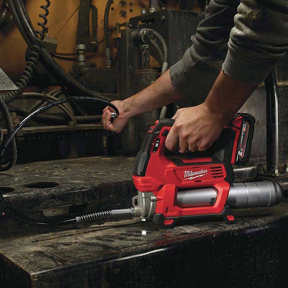 Milwaukee M18 GG-201C Akülü Gres Pompası
