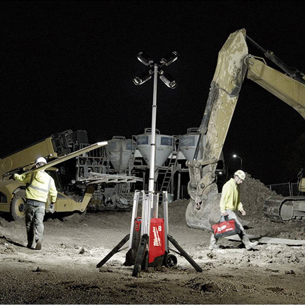 Milwaukee MXFTL-601 Akülü Teleskopik Alan Lambası 27000 Lümen